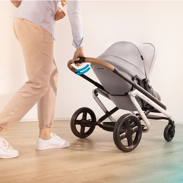 One-hand fold One-hand fold: a simple motion with one hand and the stroller neatly folds
