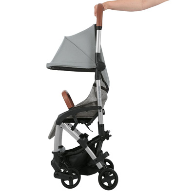 One hand folding of Maxi-Cosi Laika Stroller